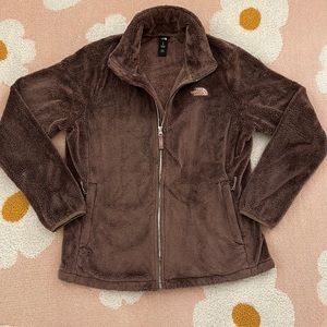 Fluffy north face jacket - plum